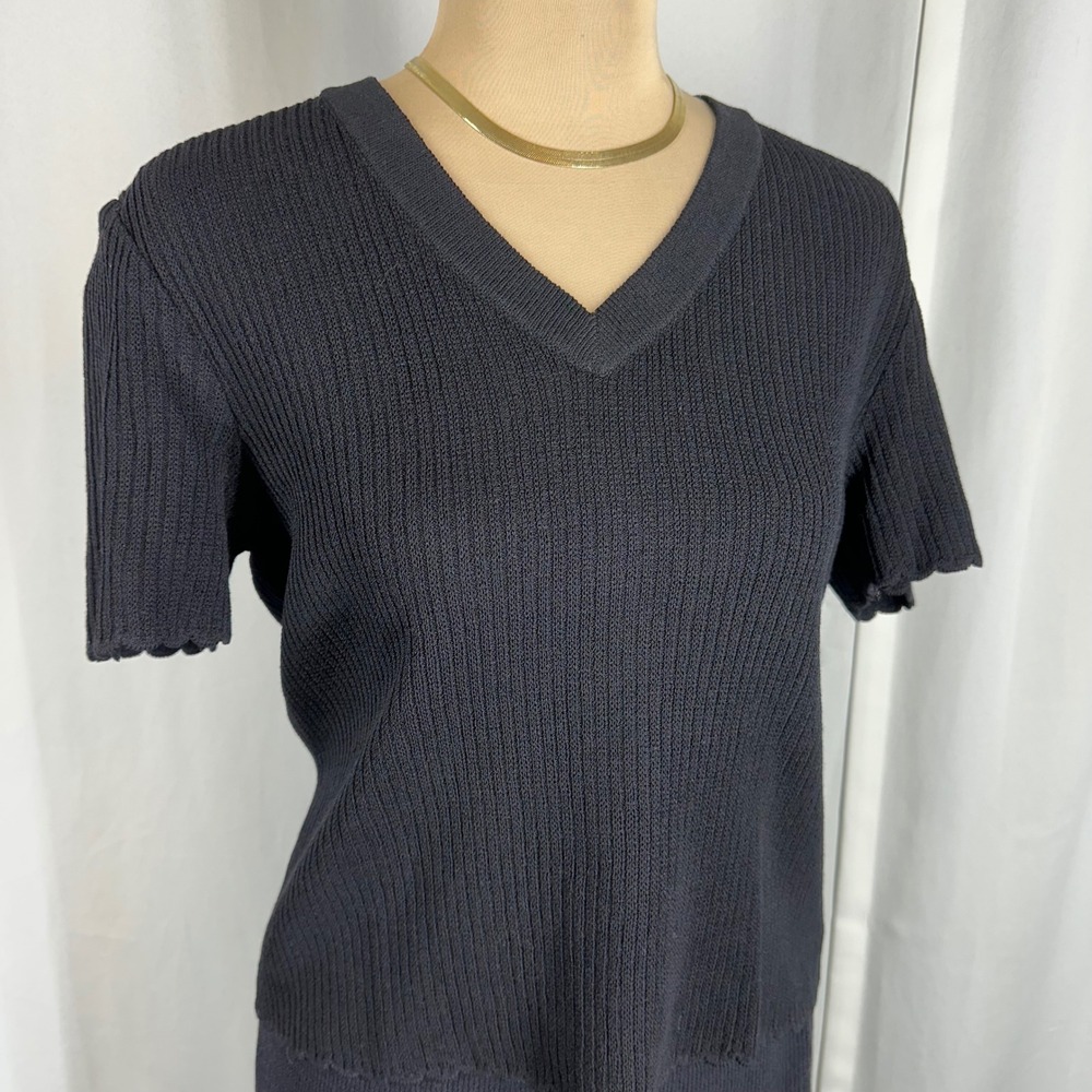 St. John Basics Black Ribbed V-Neck Scalloped Short Sleeve Knit Sweater Size P